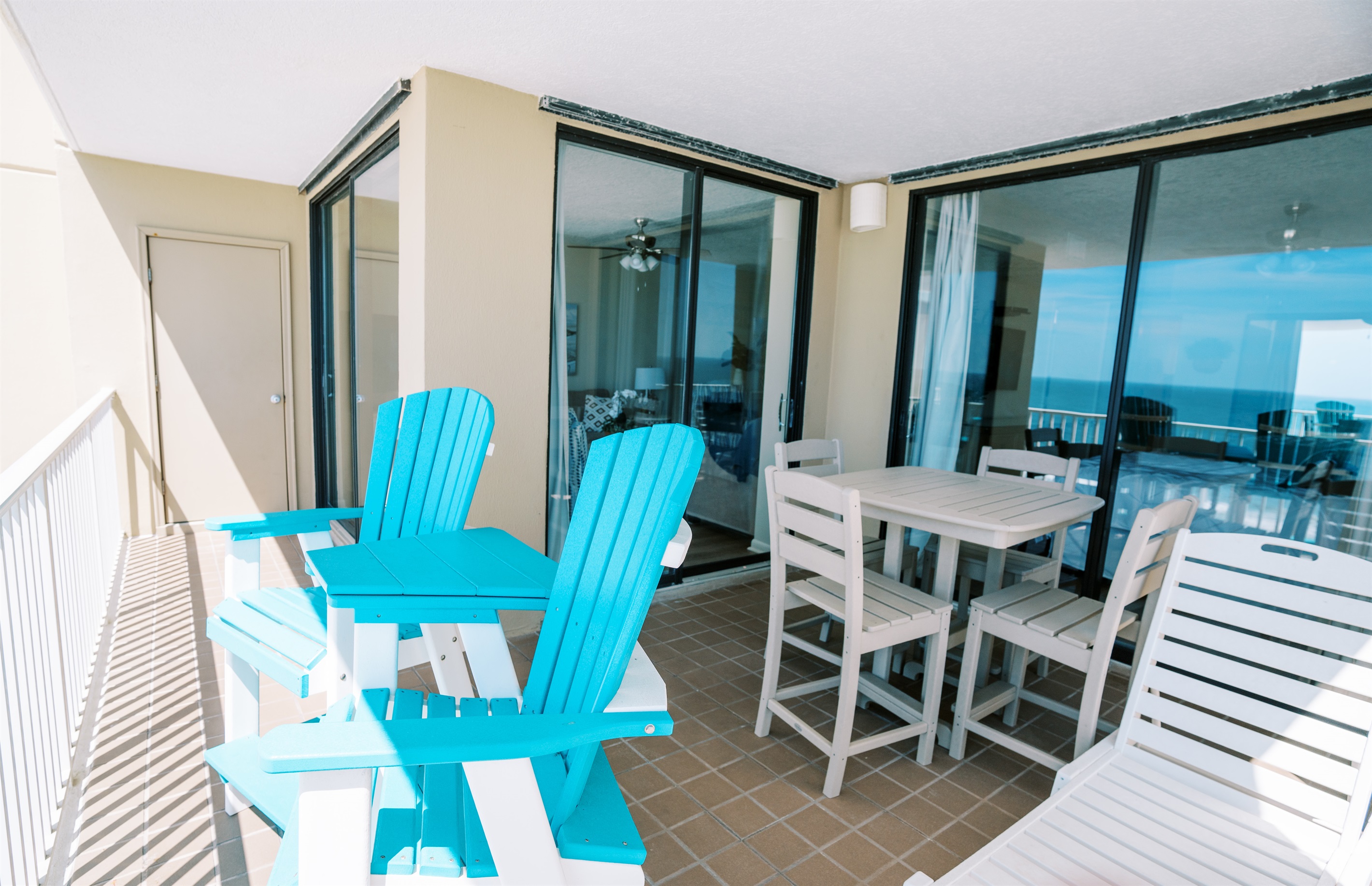 Lots of balcony seating for everyone to chill out, chat, watch the dolphins 🐬