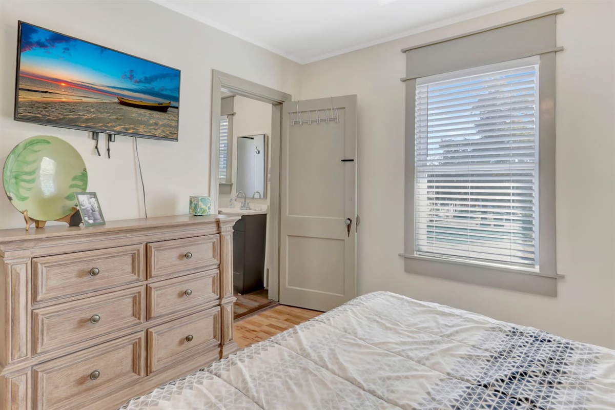 Bedroom with Bathroom