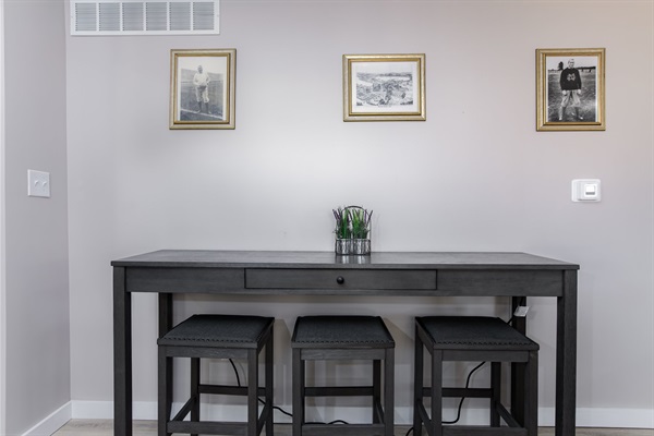 Cozy 2-Bedroom Home Near Notre Dame - Perfect for Game Day Stays, photo 19