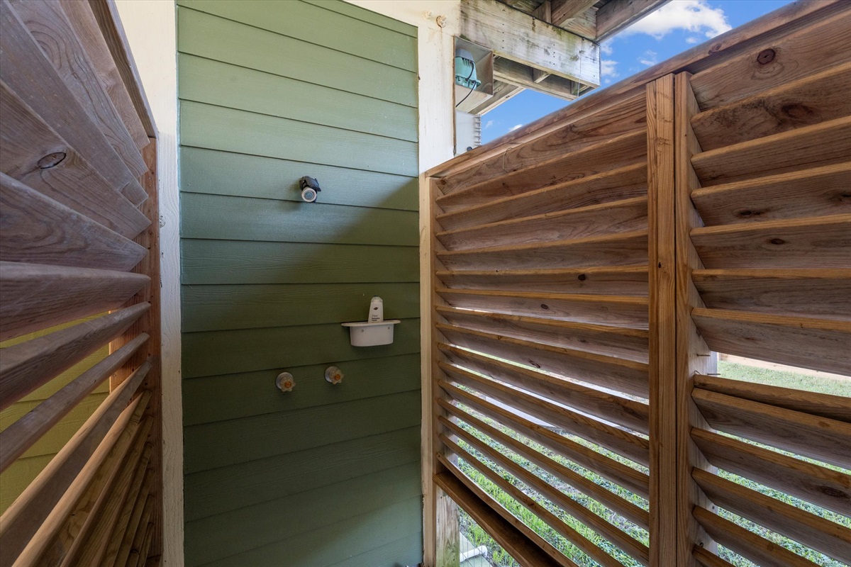 c483948741354485a50ff206bbc625bd Large | Beachhouse | Texas | TX | Vacation Homes | Galveston | Crystal Beach | Kokomo | Breezy Days | Beachfront Elegance | Sunrise Serenity | Southern Sands Property Management, LLC