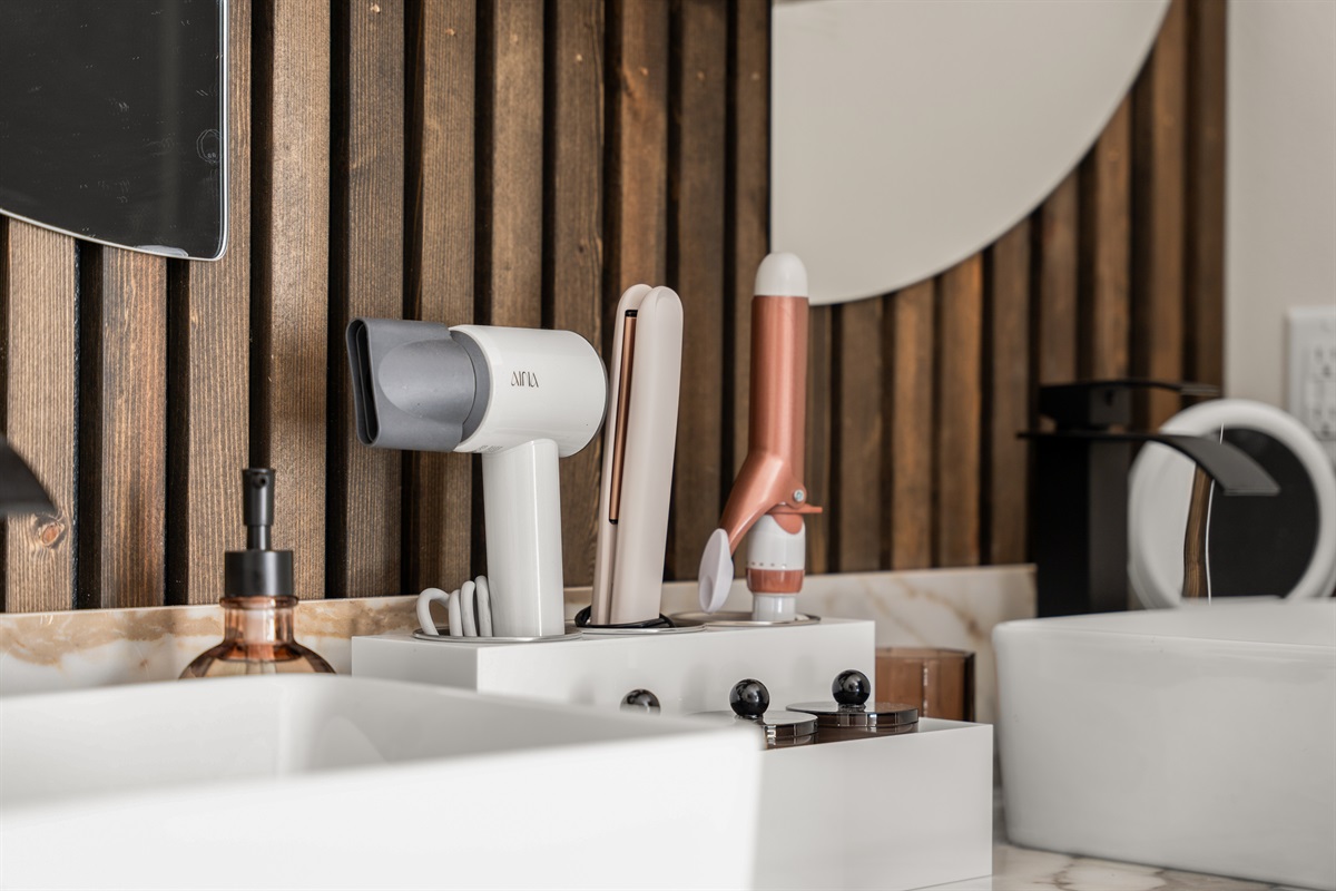 Blow Dryer Curling Iron and Straightner