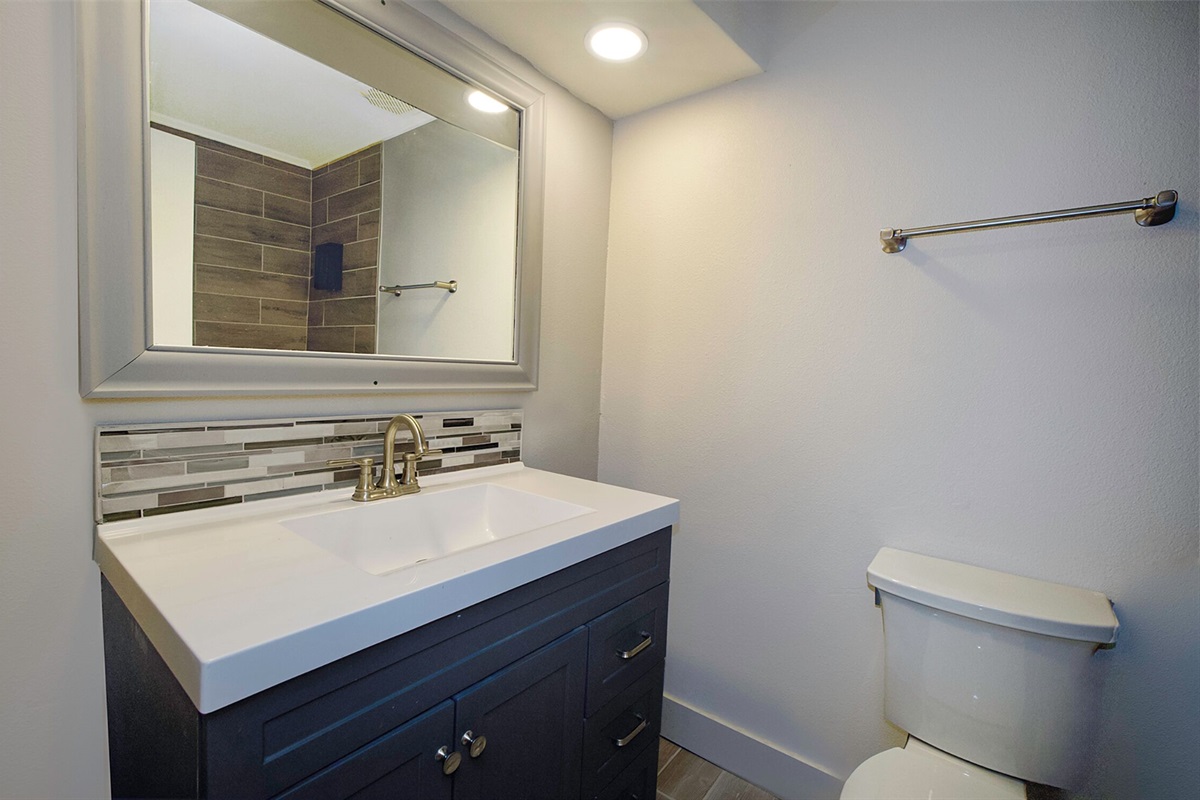 Downstair private Bath single vanity, tub/shower combo