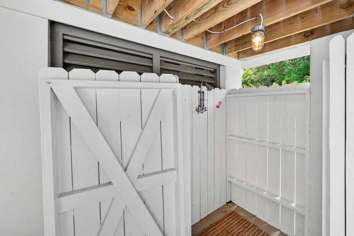 Outdoor Shower | Driftwood Dreams | 105 Forest Trail | Isle of Palms, SC | IOP Escapes