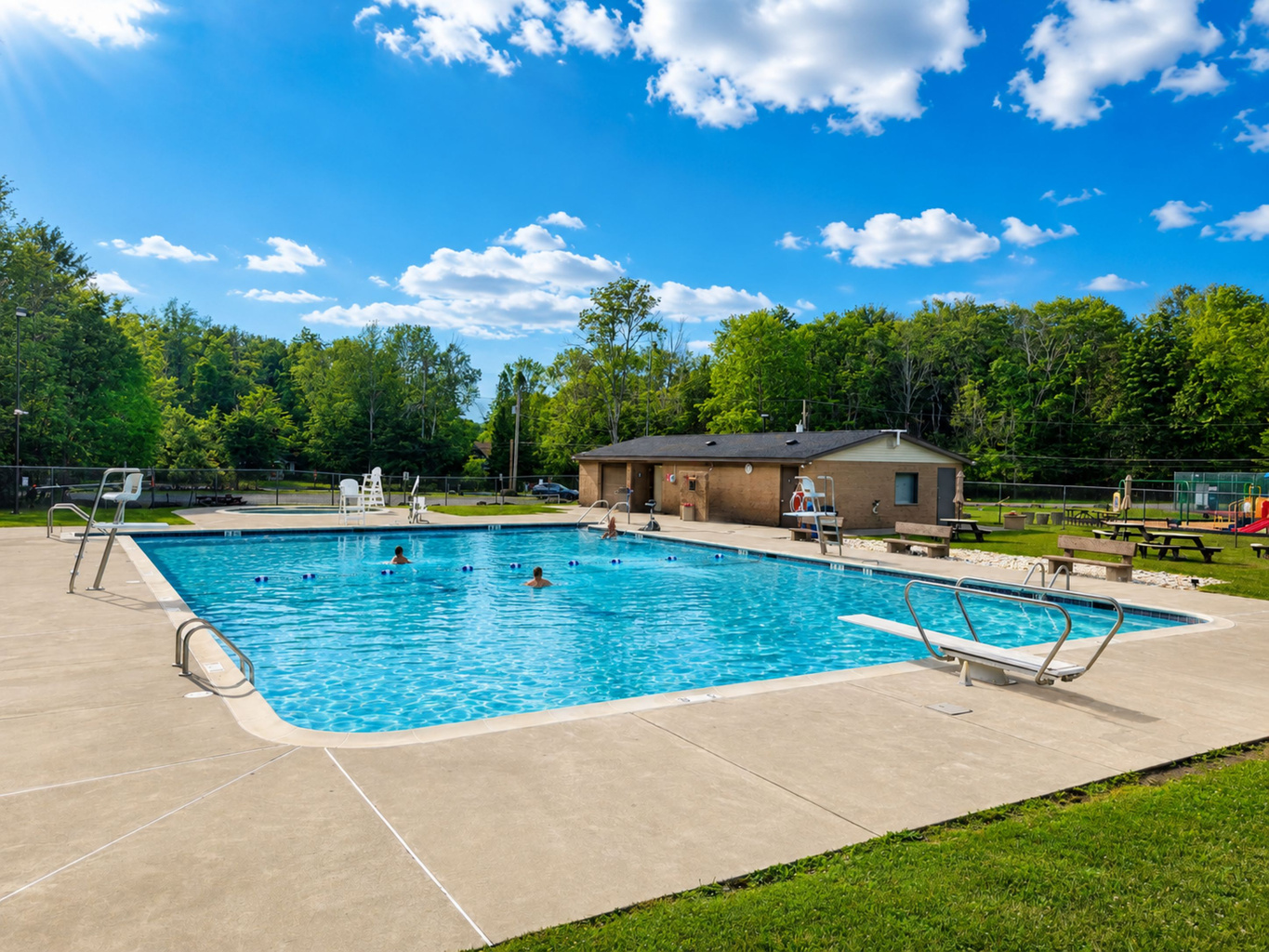 community pool (seasonal) - Community Amenity - Arrowhead Lake - Serhii Vacation Rentals