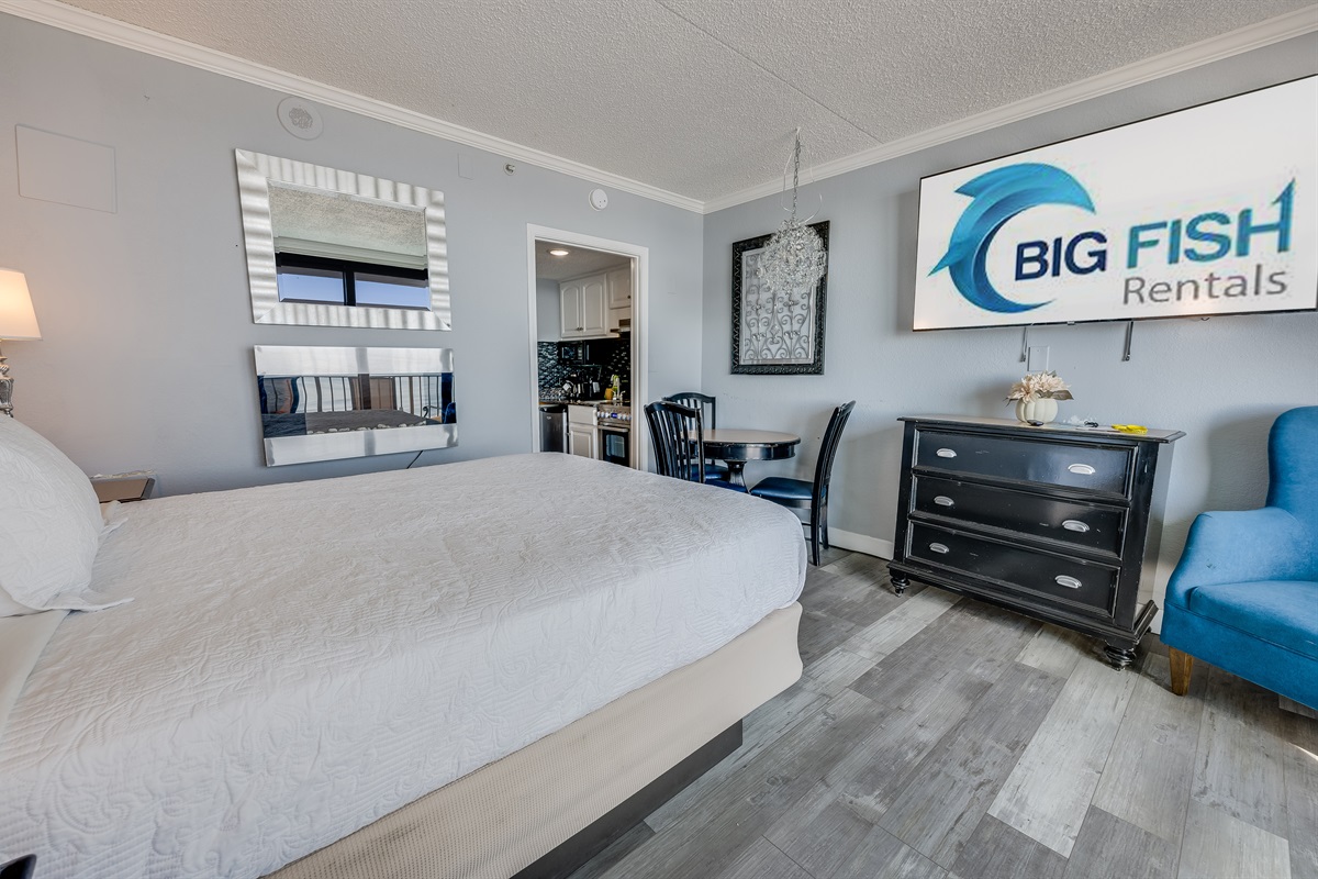 Stunning Bedroom Beautifully Decorated with Amazing Views 💫✨