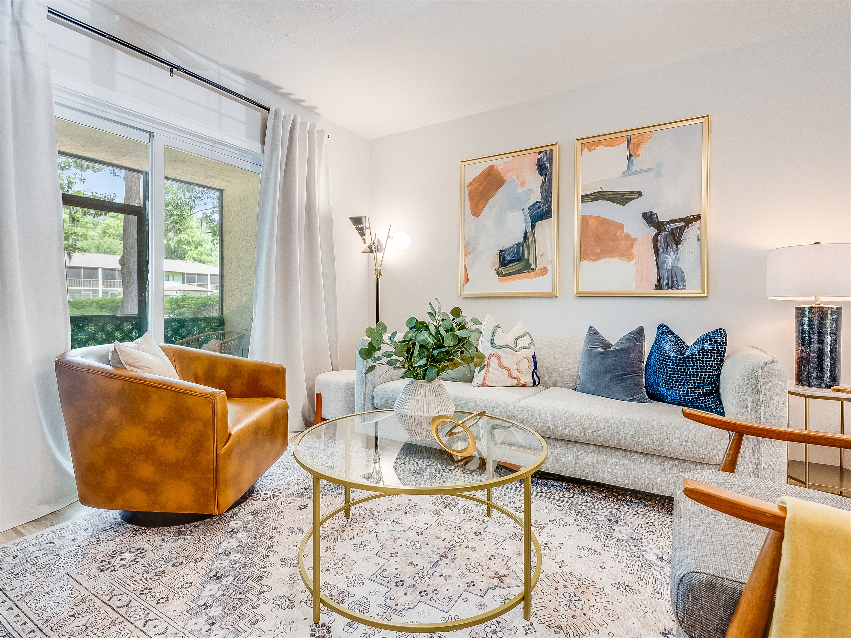 Open-concept and airy living room—perfect for relaxing or entertaining.