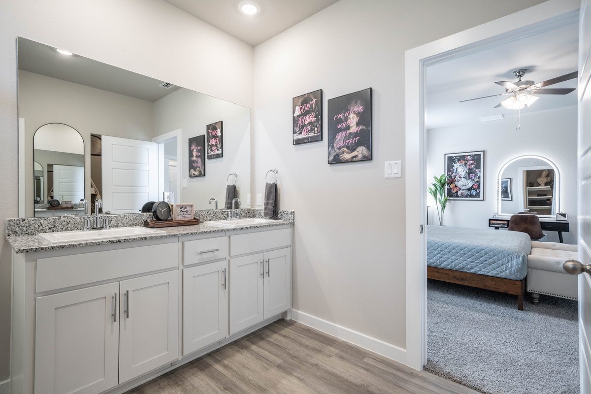 Ensuite