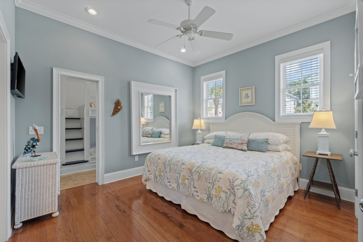 Downstairs King with adjacent bunk room