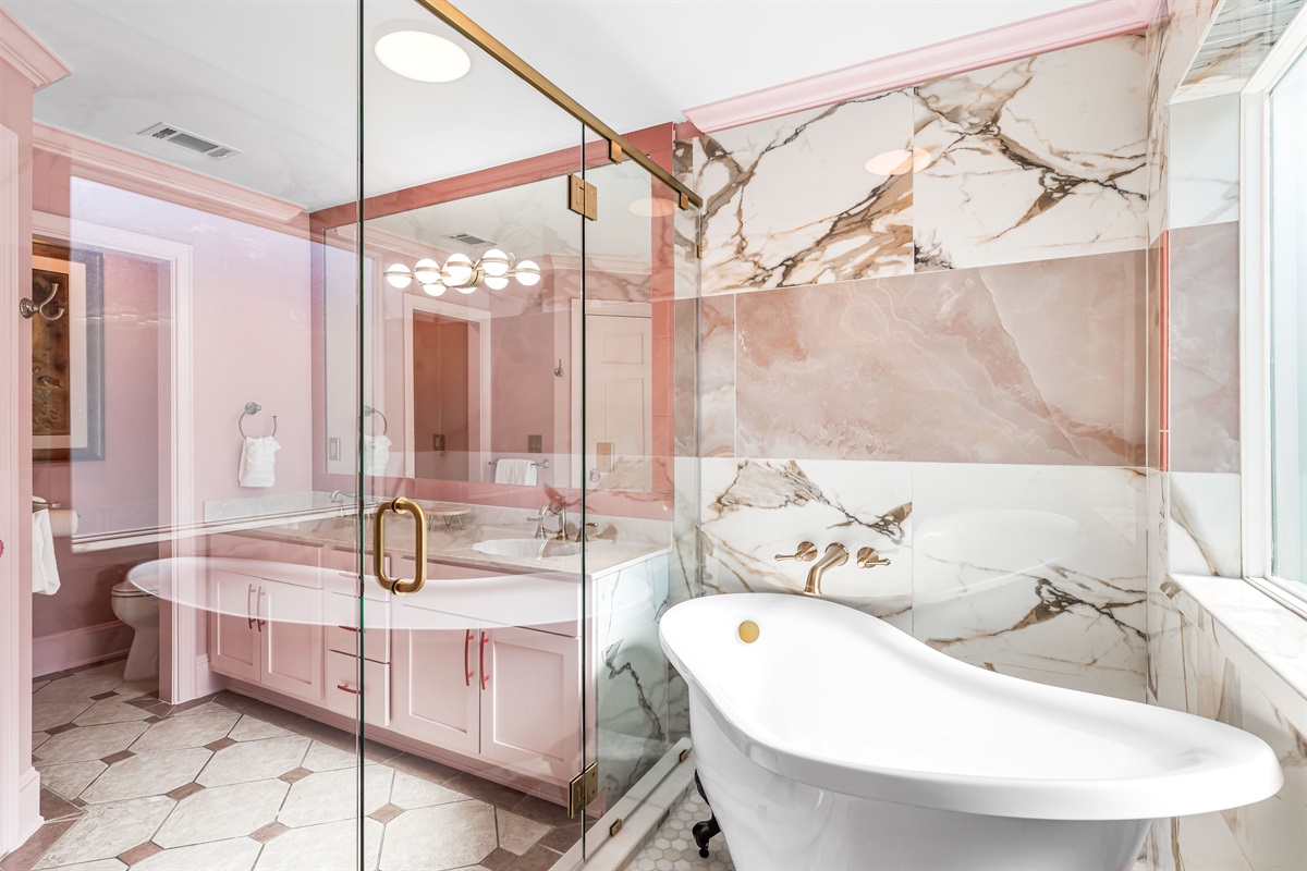 King Suite Bath | Third Floor