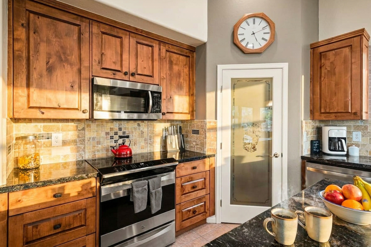 Quality appliances and a large pantry to house all of your groceries. You will also find many useful items so you do not have to buy everything!