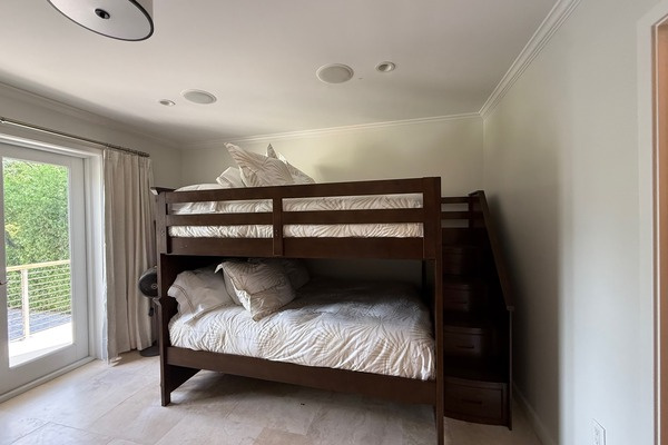 UPDATED - luxury bed linens, USBC charging for each bed