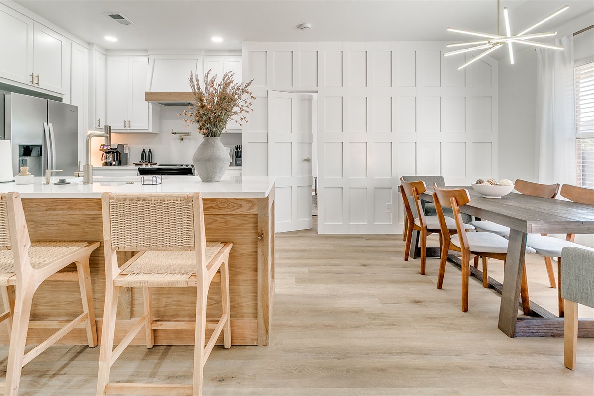Kitchen & Dining Area