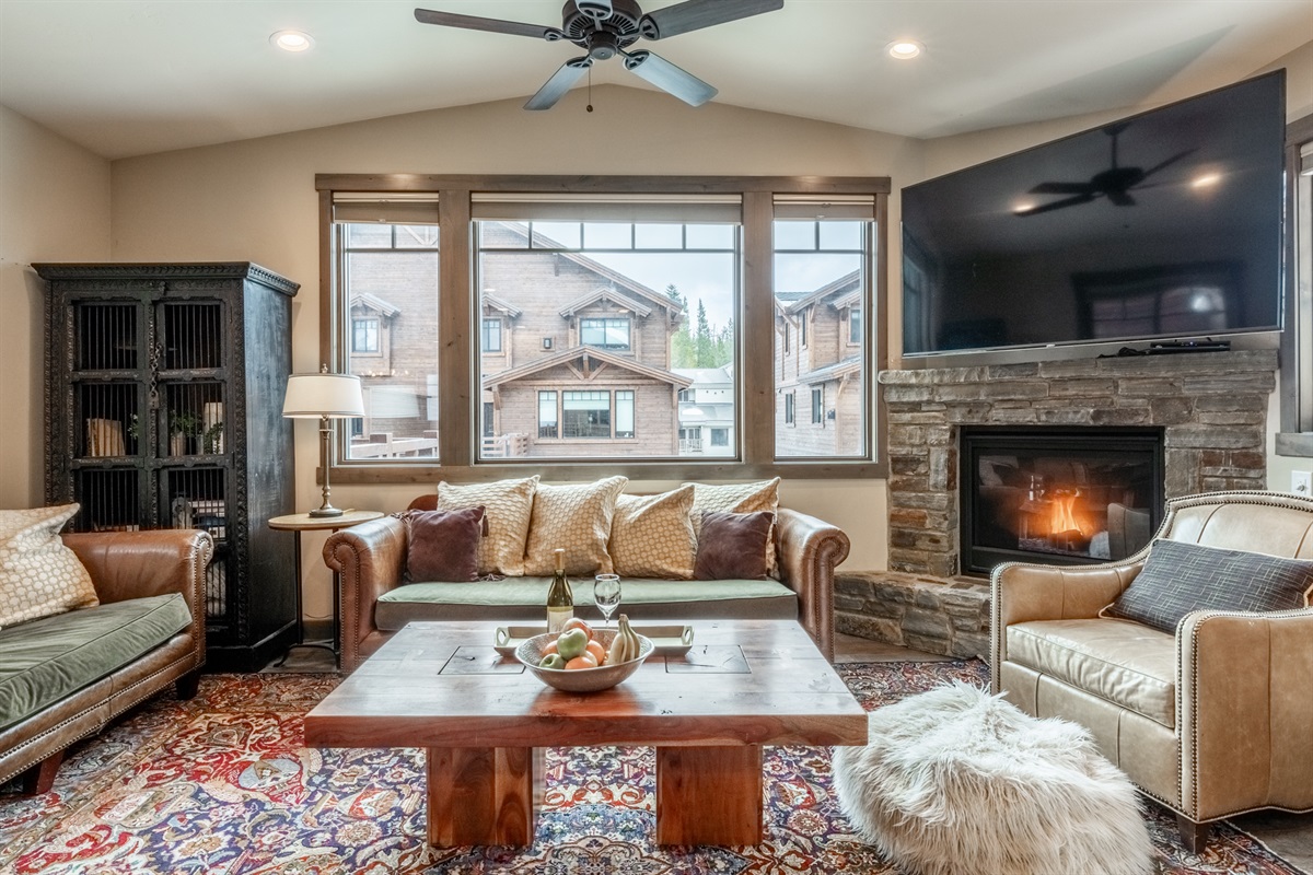 Interstellar | Apogee (#7)
Mountain-modern design, large windows, and a cozy fireplace create a beautiful gathering space for your group.