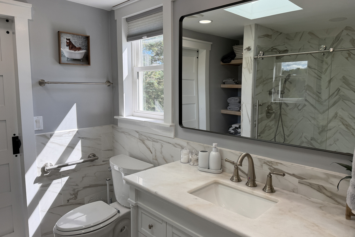 Ensuite bath off King bedroom