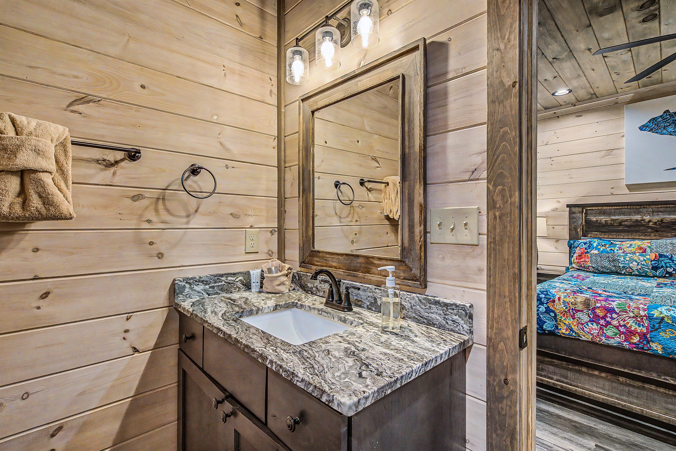 This cabin was beyond beautiful! It was everything we were looking for. Erik was great to work with, the information he provided ahead of time made the whole process super easy. --Karen
