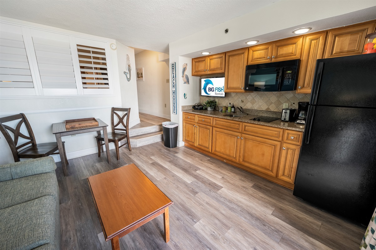 Living Room with Stunning Views🌊☀️