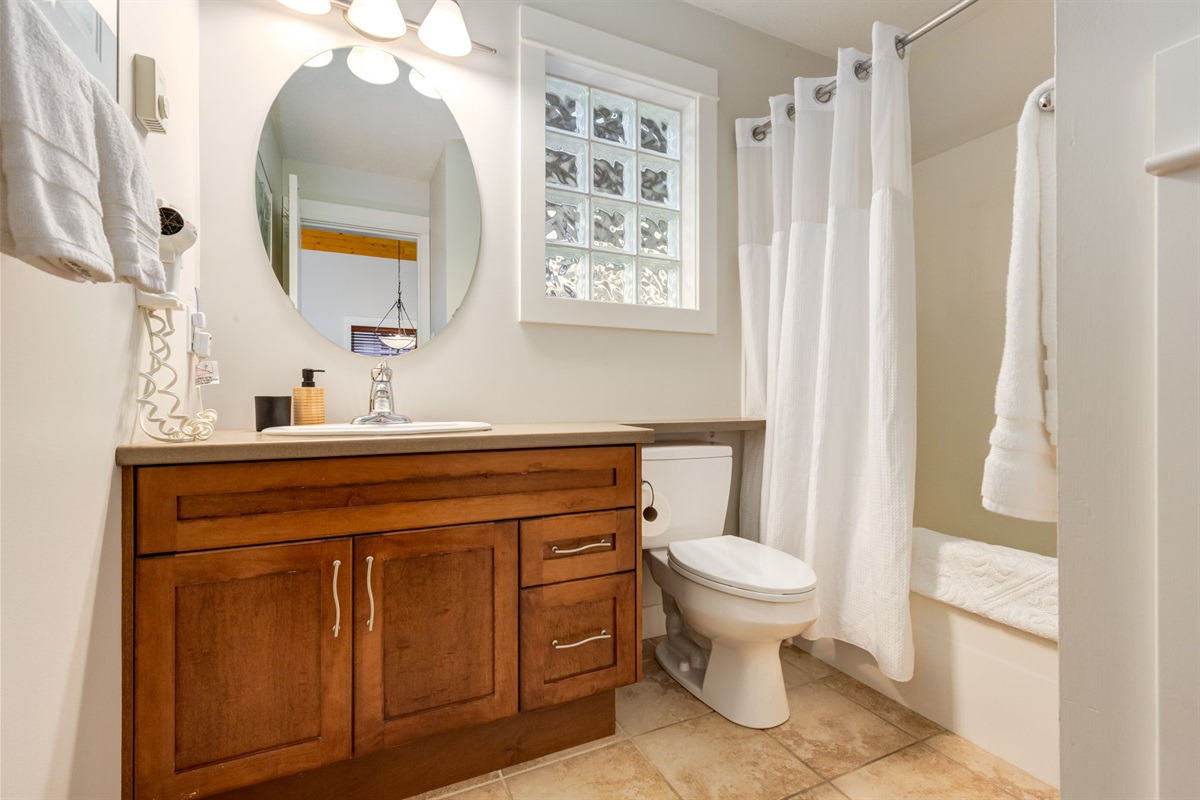 Impeccably clean throughout