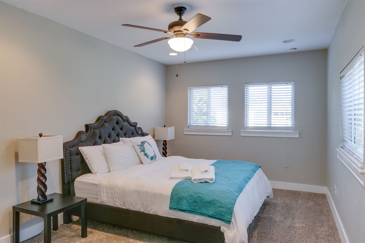 King Master Bedroom with En-Suite Bathroom