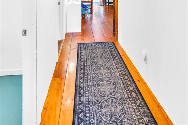 Hallway to the bedrooms