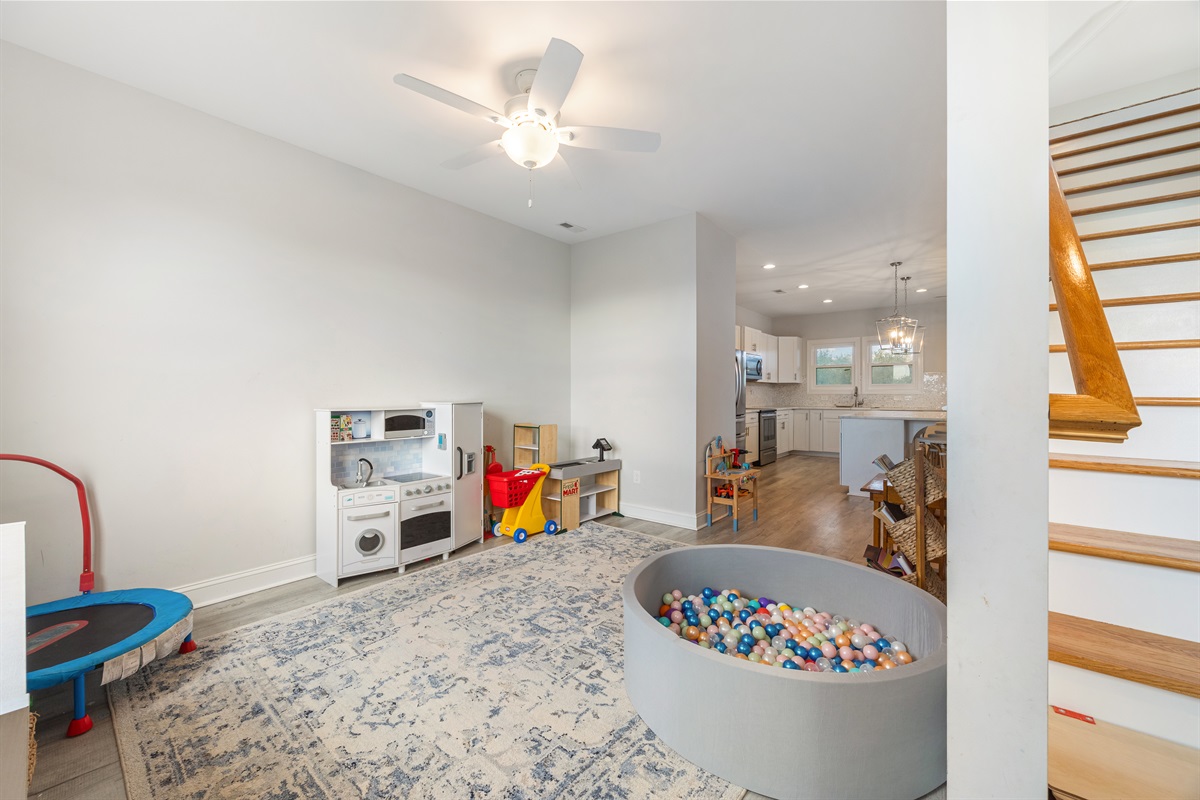 A mini wonderland for toddlers and young children.