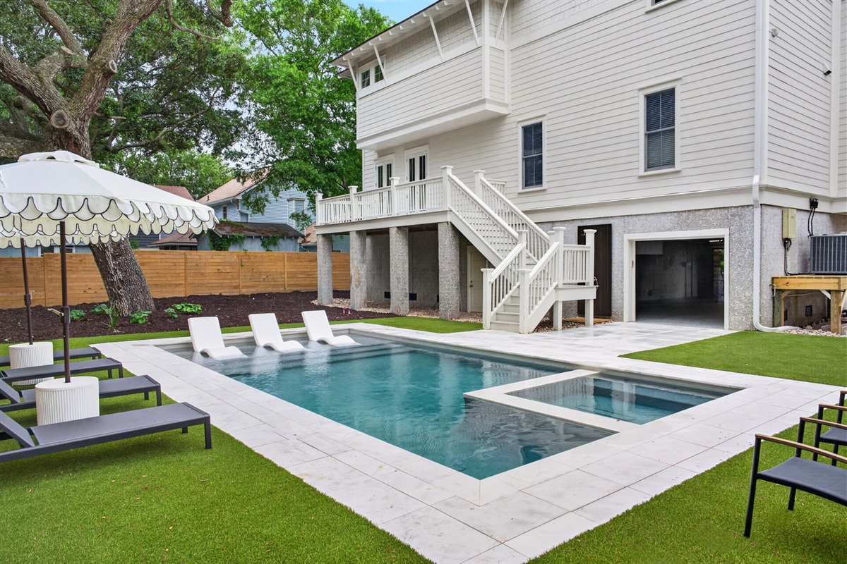 Pool & Hot Tub | Sun Kissed by the Sea | 3007 Cameron Blvd | Isle of Palms, SC | IOP Escapes
