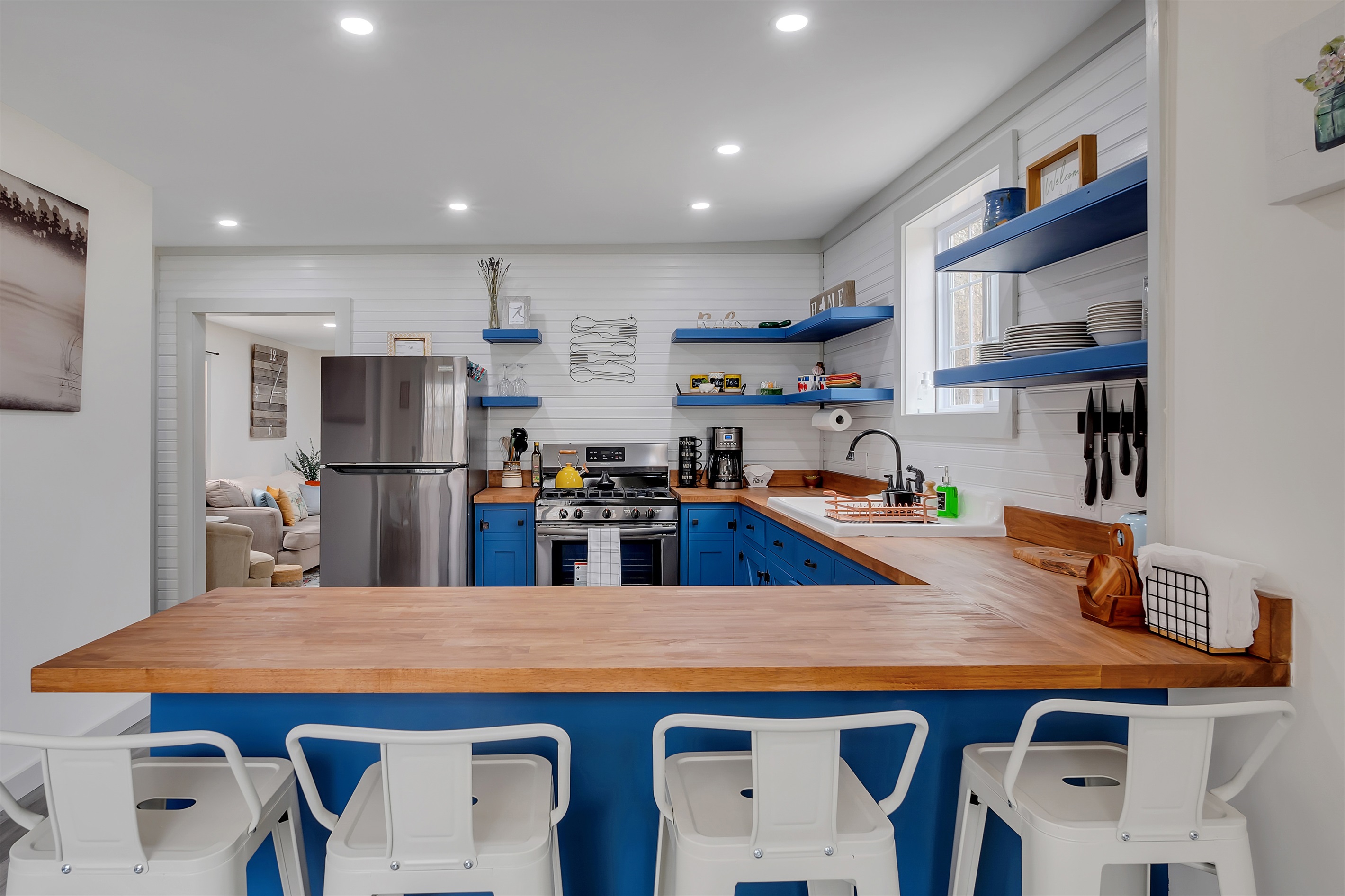 So much space for big meals!