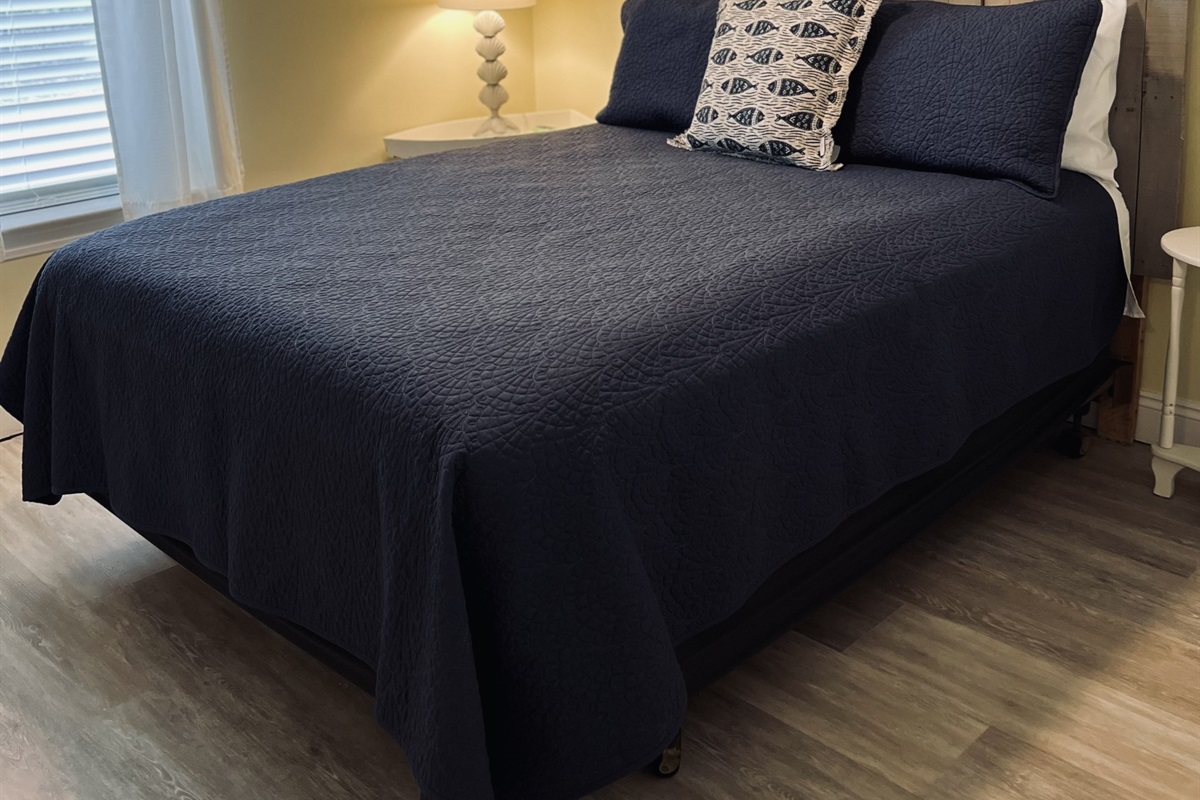 1st Floor Queen Bedroom. Extremely comfy bed!