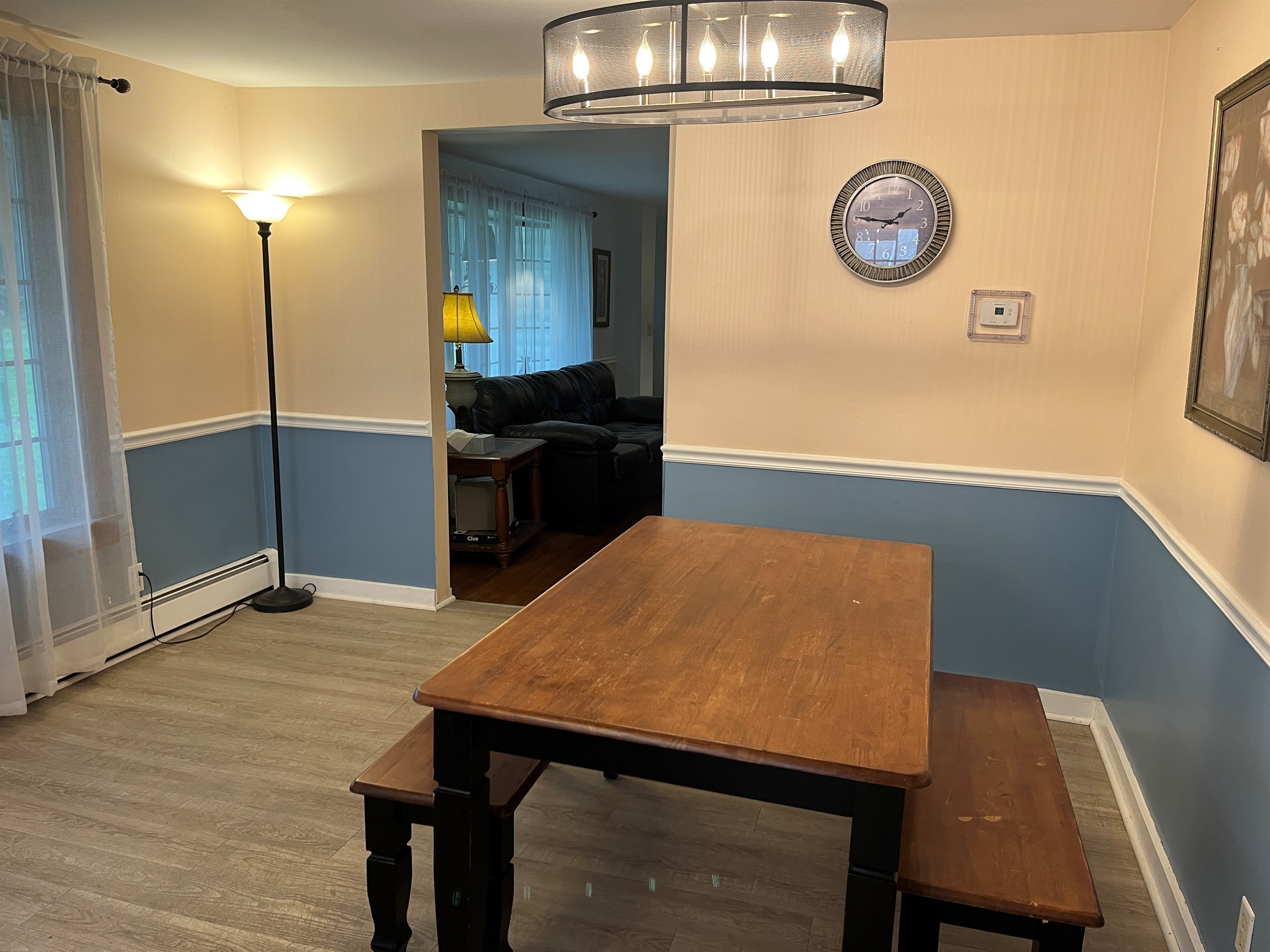 Dining room into kitchen