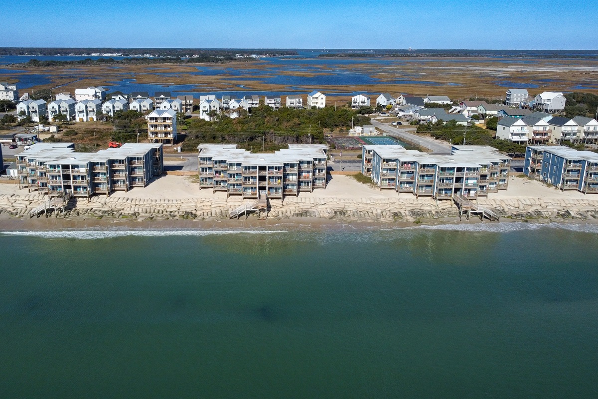 Topsail Reef at mid tide