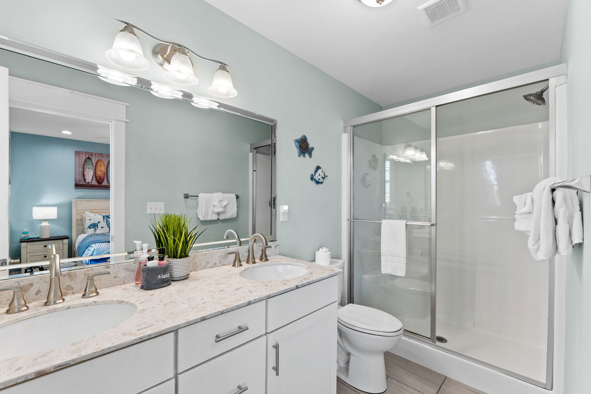 3rd floor bath for queen room