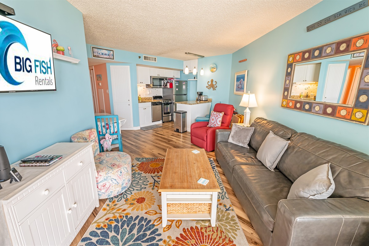 Living Room with Stunning Views🌊☀️
