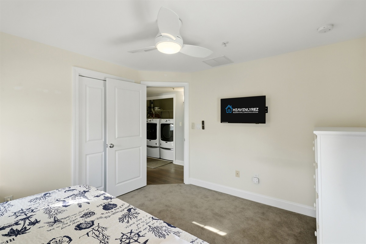 Twin bed with pop-up trundle for king-sized comfort.