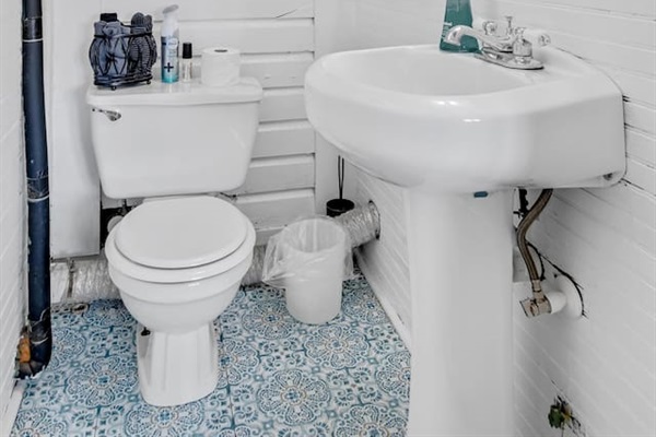 1/2 Bathroom located in the Rec Room