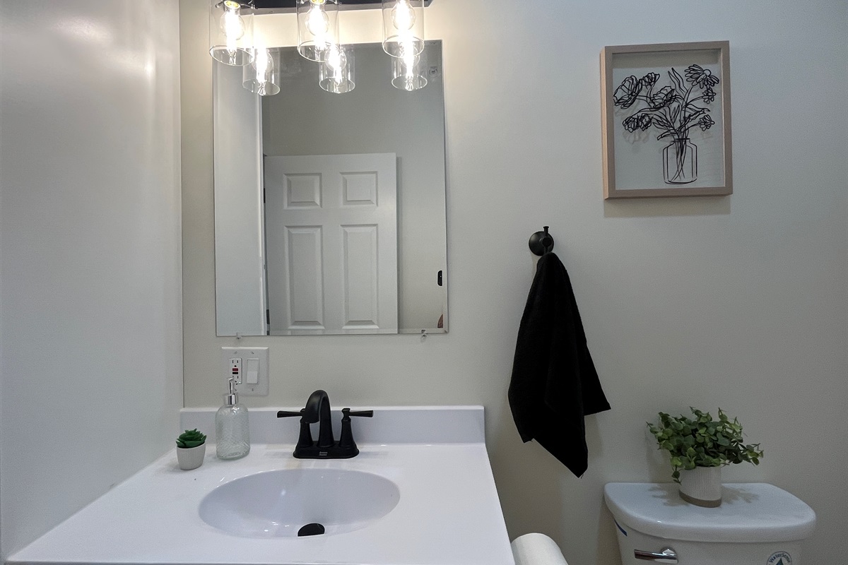 Bathroom with tub/shower