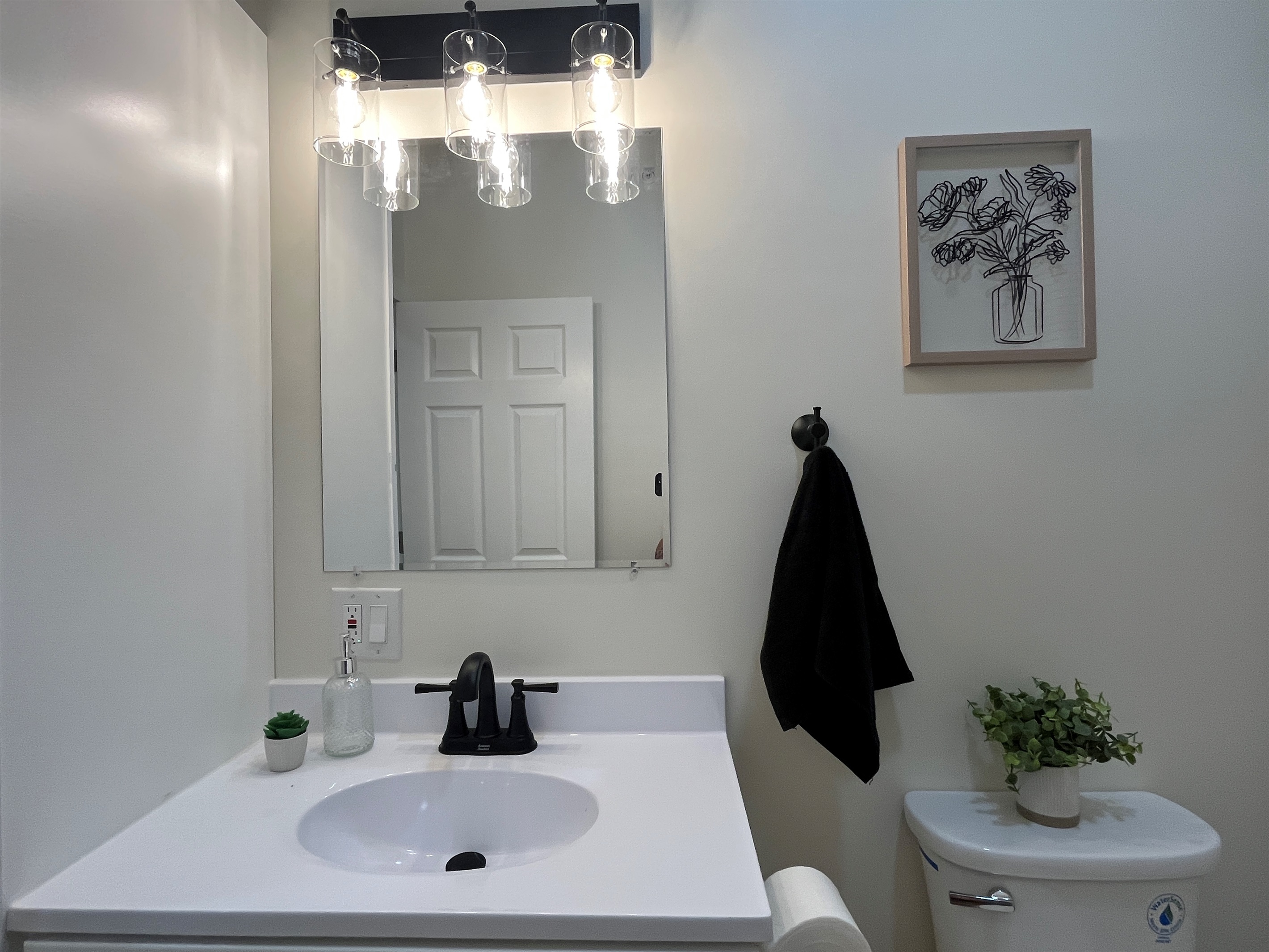 Bathroom with tub/shower