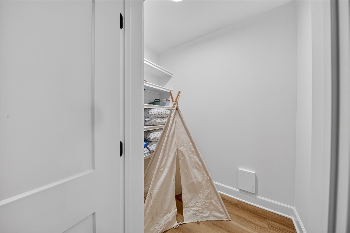Well‑stocked linens and a surprise kids’ play teepee for little adventurers.