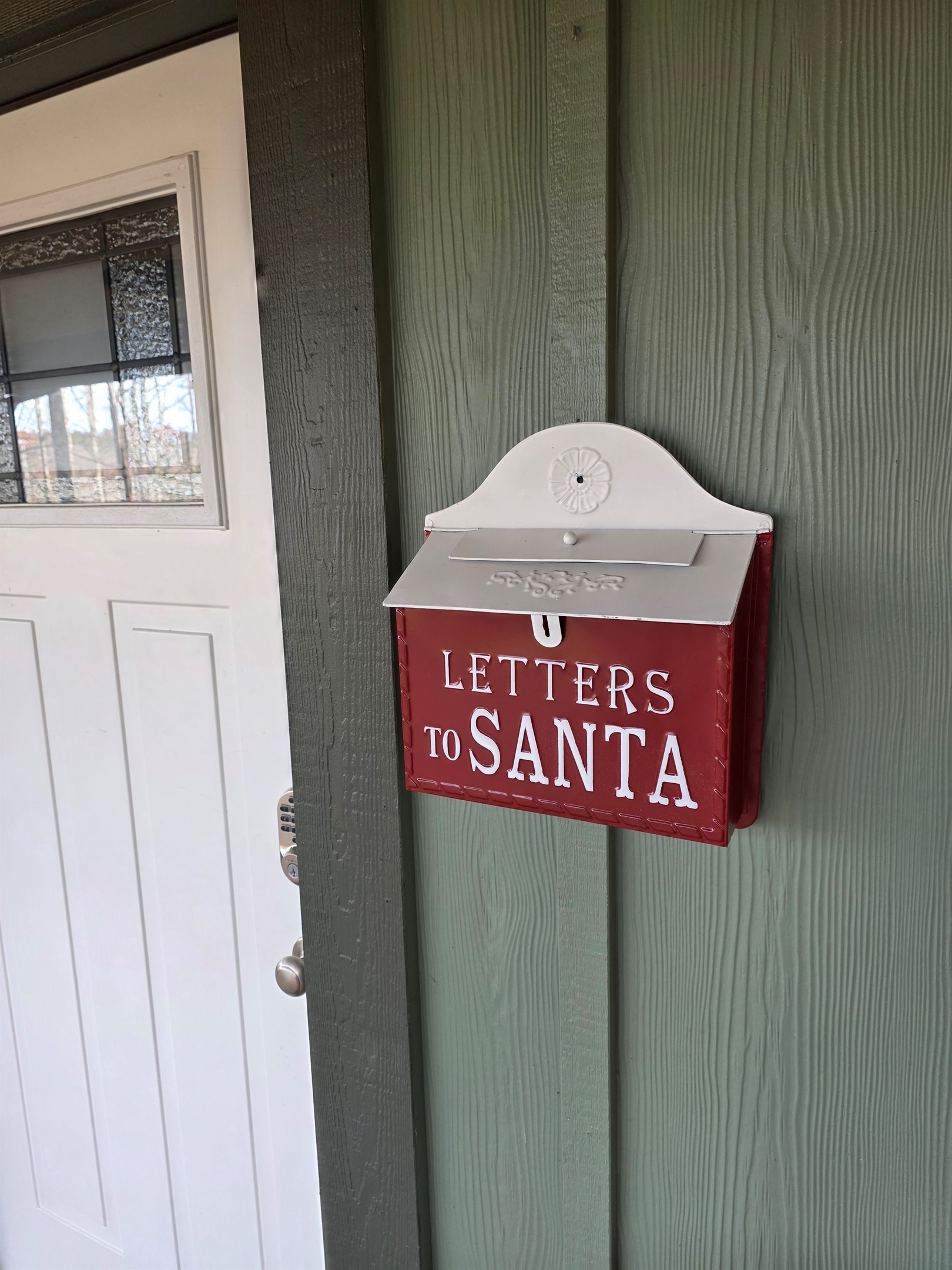 Leave your letters to Santa