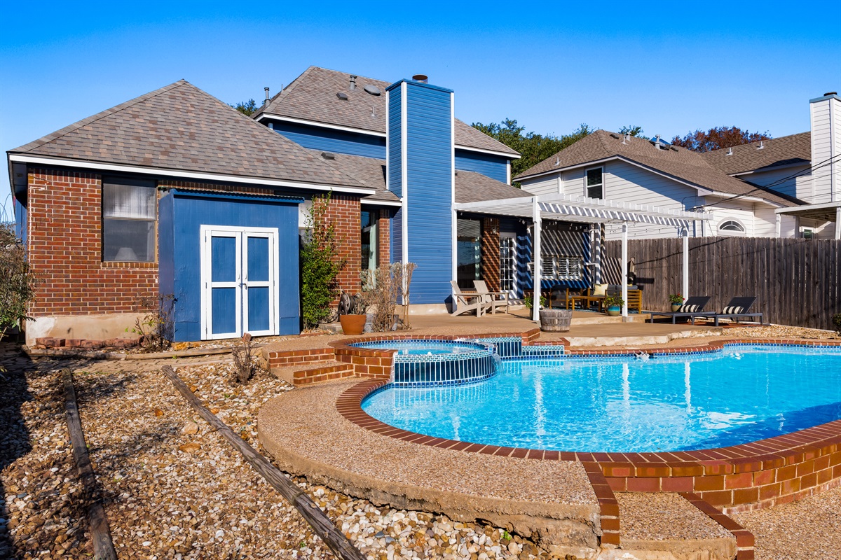 Enjoy the day in our vast pool area, complete with a jacuzzi oasis.