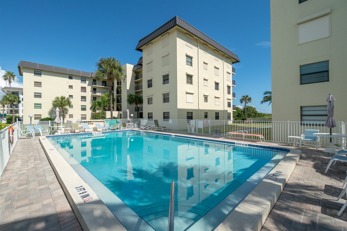 Oceanfront Complex w/Pool