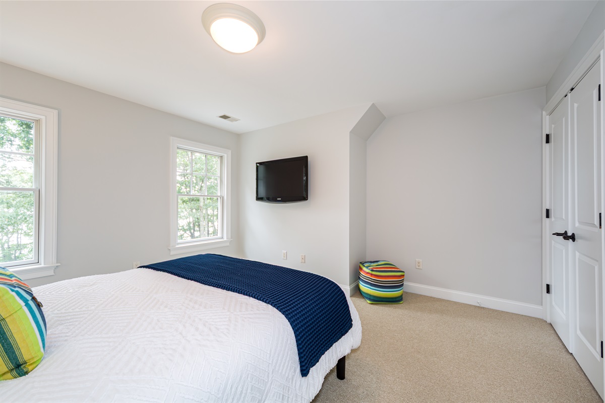 Bedroom 3 (Upper Level): Simple, cozy, and perfectly suited for relaxation.