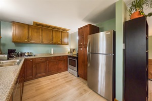 Fully stocked kitchen and kitchen appliances