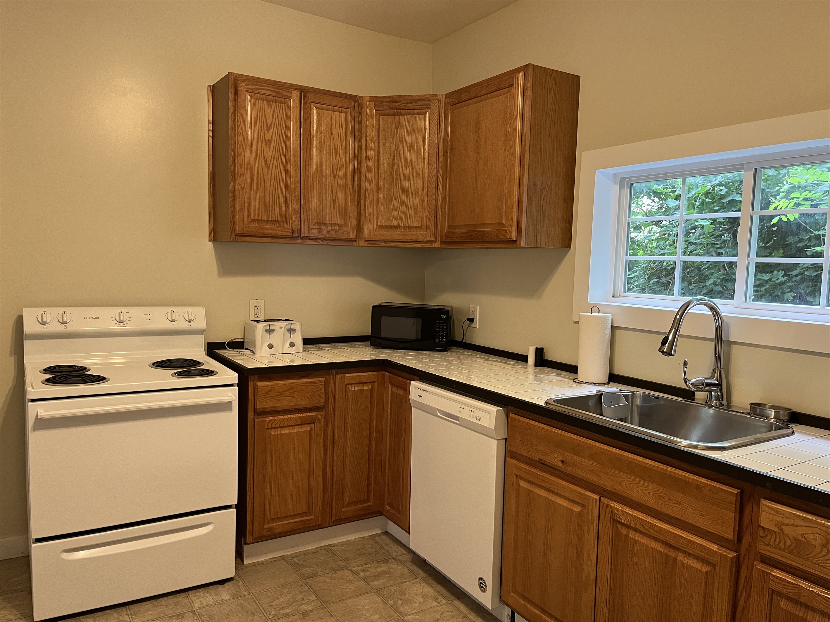 Kitchen with dishwasher