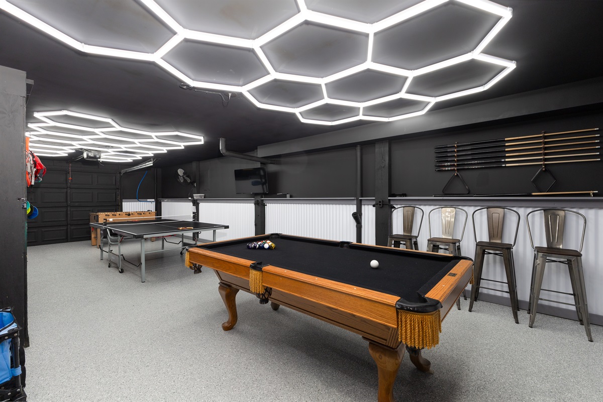 Pool, ping pong, foosball: all the essentials for a legendary game night.