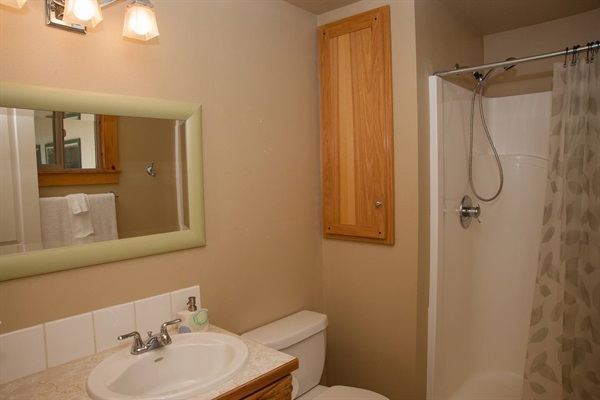 3/4 bath in en suite