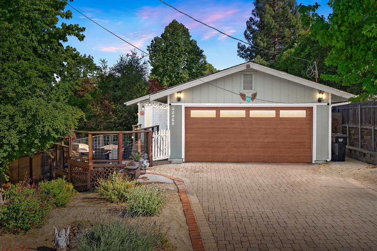 Feel the instant calm of home from the moment you arrive.