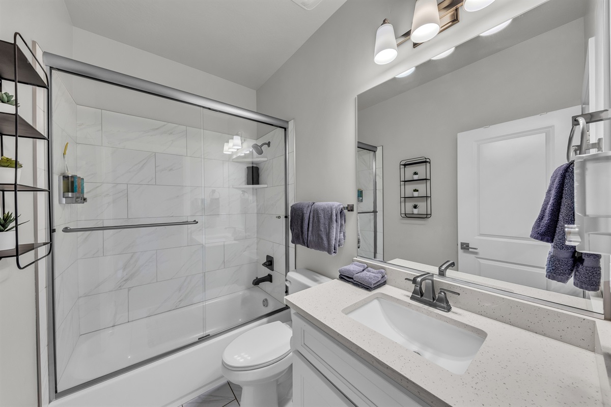Upstairs full bathroom