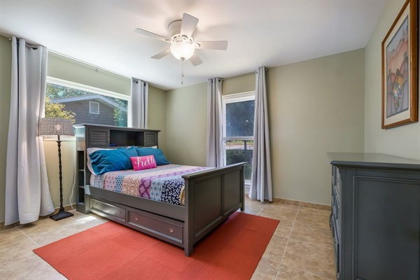 Lone Star - Secondary bedroom w/ double bed, twin trundle, and darkening curtains
