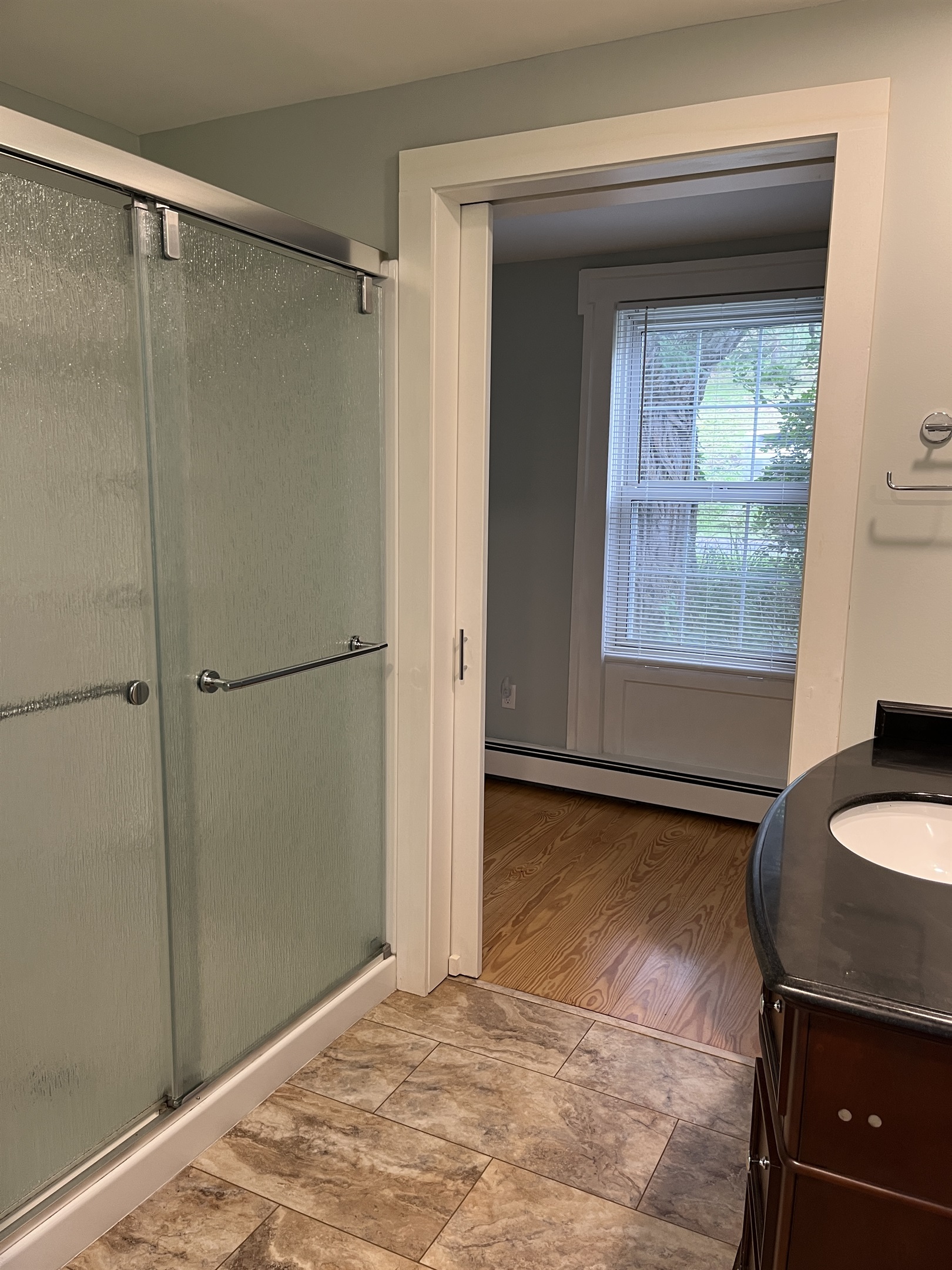 Cloverleaf Farm 1st floor primary bedroom #1 en-suite bathroom with large shower.