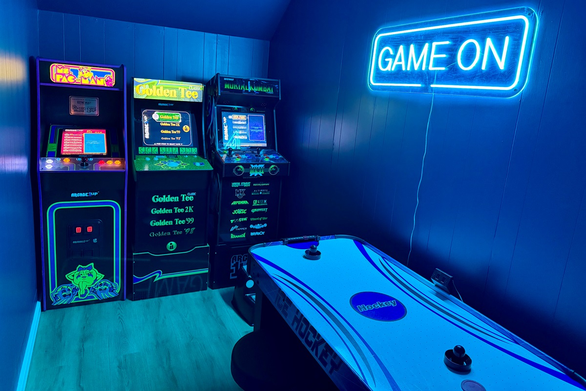 Retro arcade — classic games for all ages like Golden Tee!