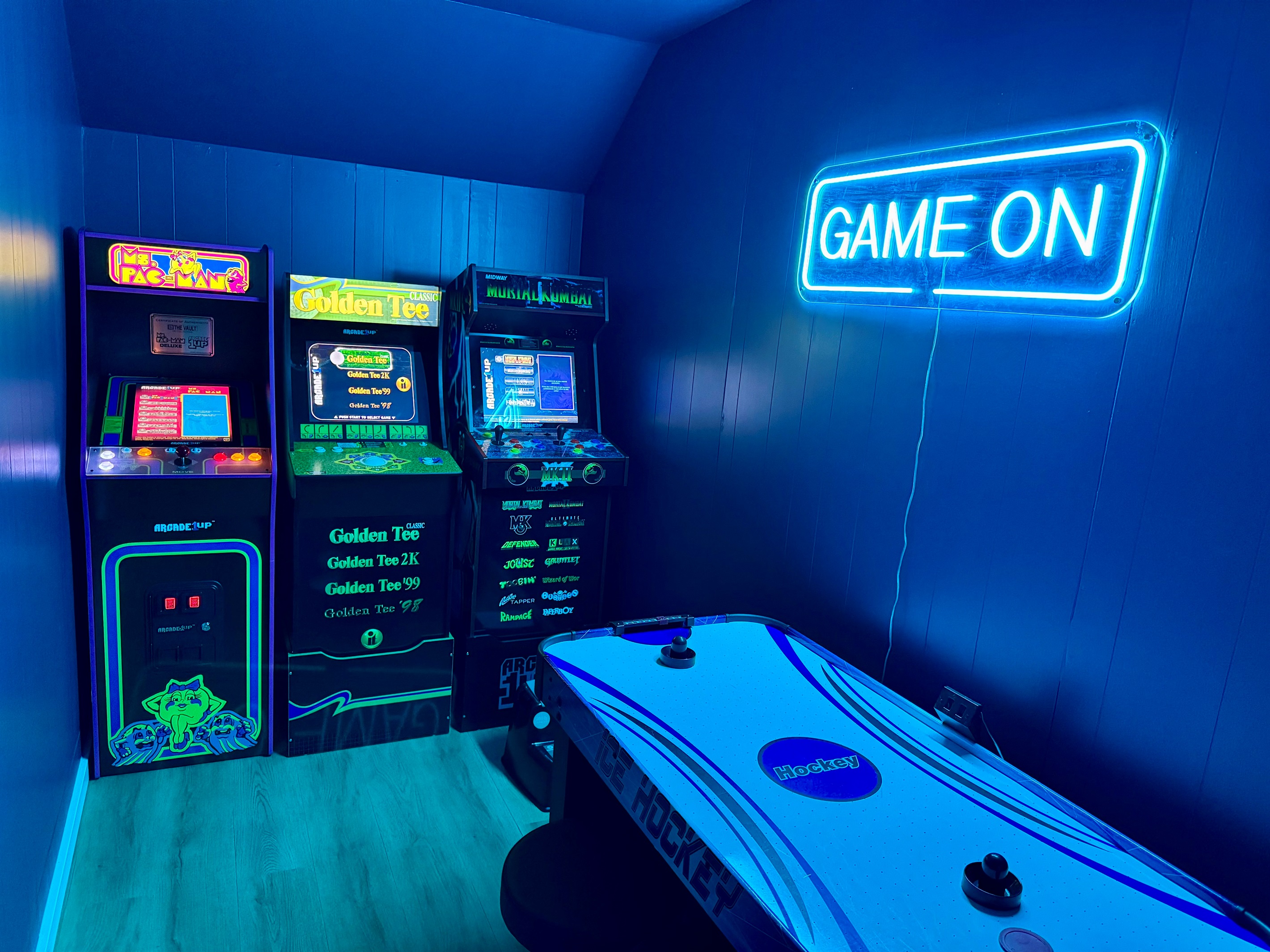 Retro arcade — classic games for all ages like Golden Tee!